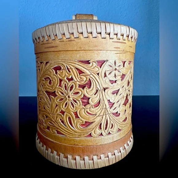 Floral Birch Bark Basket Nature Made Hand Crafted 6”. X 4.5” - Picture 2 of 9